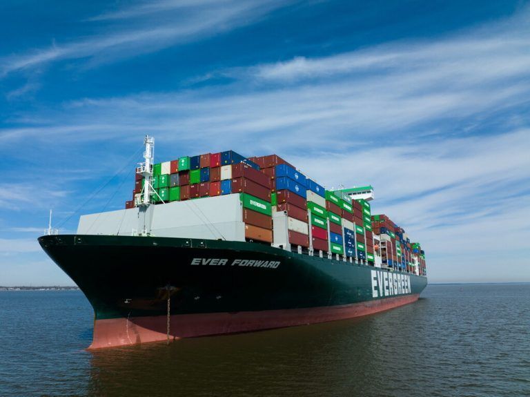 Die „Ever Forward“ liegt in der Chesapeake Bay auf Grund. Reuters