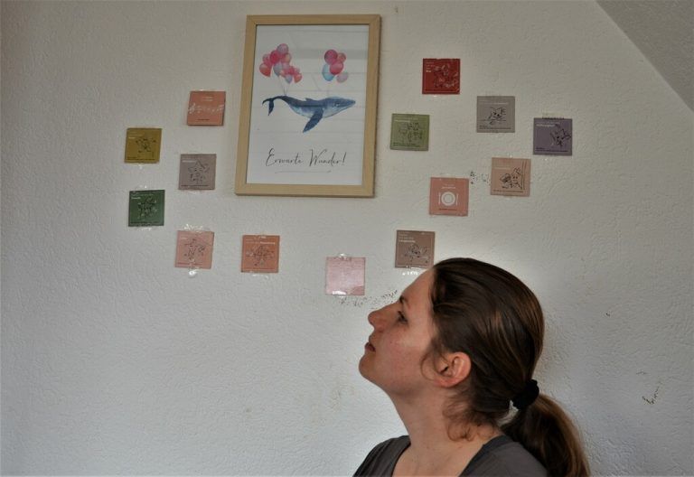 Die Gefühlskarten nutzt Sohler als Wanddekoration.