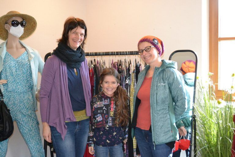 Die Gründerinnen Carina Kraus mit Tochter Lotta und Sabine Klapf entwickeln ständig neue Ideen.