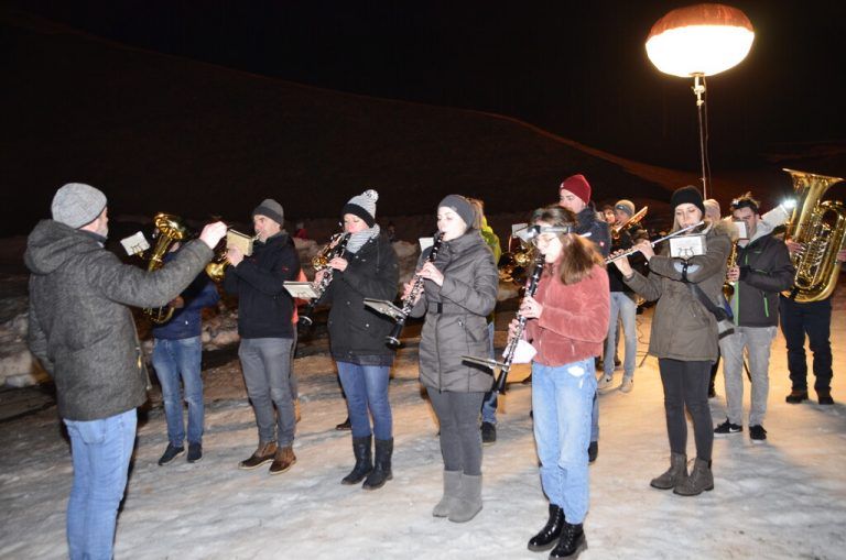 Die Harmoniemusik Dalaas begleitete das Funkenabbrennen.