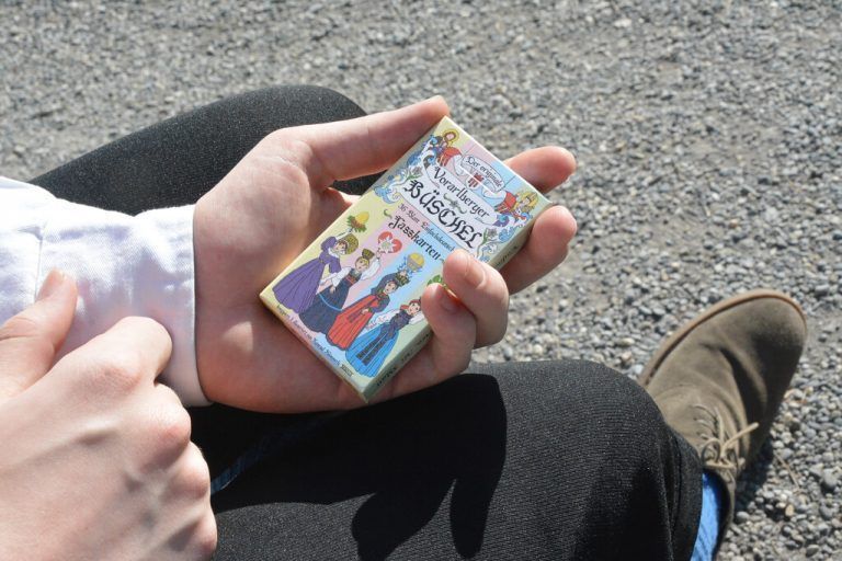 Die Karten sollen im „Botta“ und im „Fachl“ erhältlich sein.