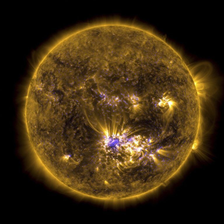 Die Sonne ist der NASA zufolge ein „lebender, atmender“ Gasball. Durch Sonneneruptionen kann sich die Gesamtenergie des Sonnenwindes erheblich erhöhen. reuters