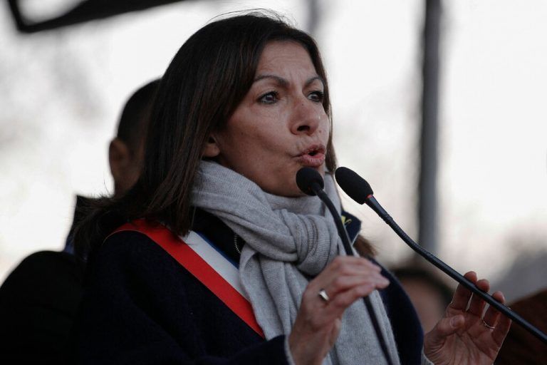 Die Sozialistin Hanne Hidalgo tritt gegen Amtsinhaber Macron an. AFP