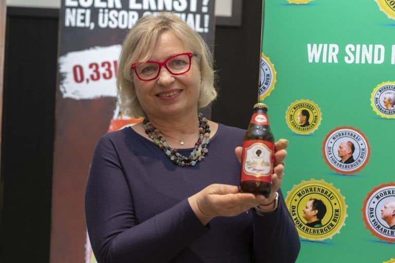 Mohren-Gesellschafterin Irmgard Huber: Der Kopf bleibt auf der Flasche. »D1