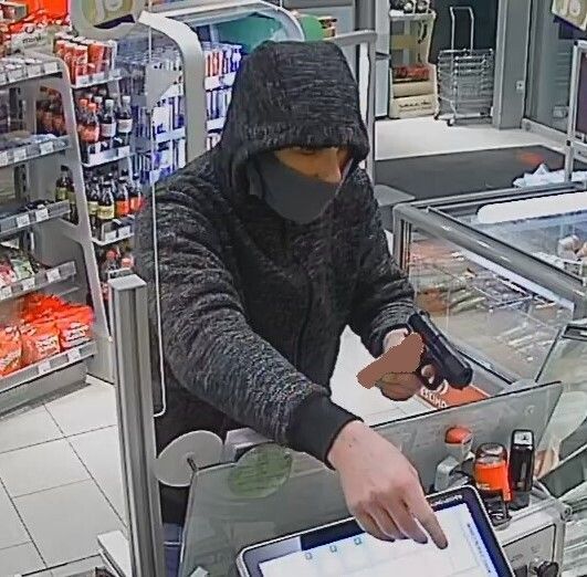 Raubüberfall auf Tankstelle in Hard