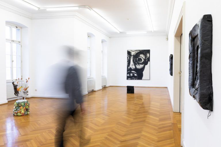Neun Künstler setzen sich im Künstlerhaus Bregenz individuell und doch gemeinsam mit Ritualen und Zeremonien auseinander.