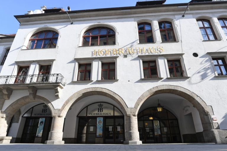 Hofbrauhaus oder Hofbräuhaus? Lösung bleibt vorerst geheim. Reuters