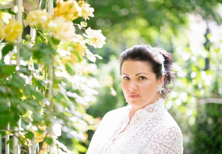 Anna Netrebko bezieht Position