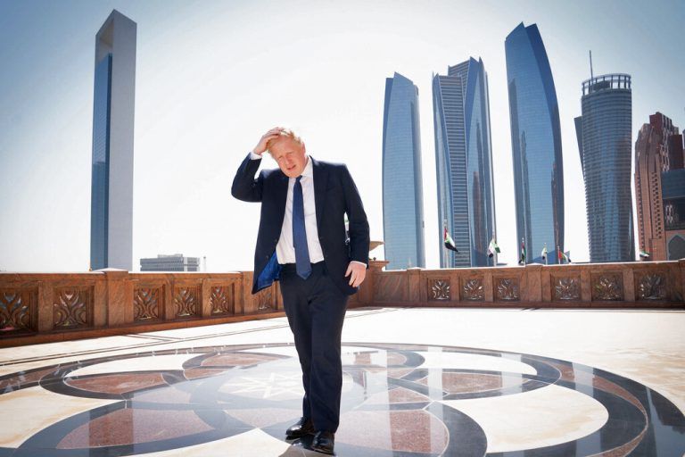 In seinen Bemühungen um günstigere Energiepreise ist der britische Premierminister Boris Johnson nach Abu Dhabi gereist. AFP