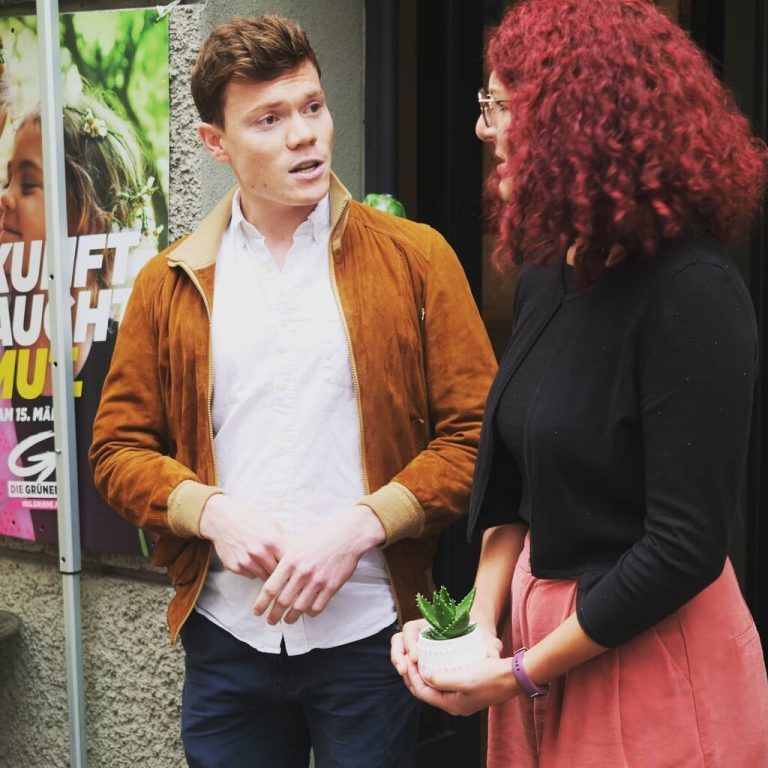 Jakob und Victoria singen zusammen als Duo „Sunny Side Up“.