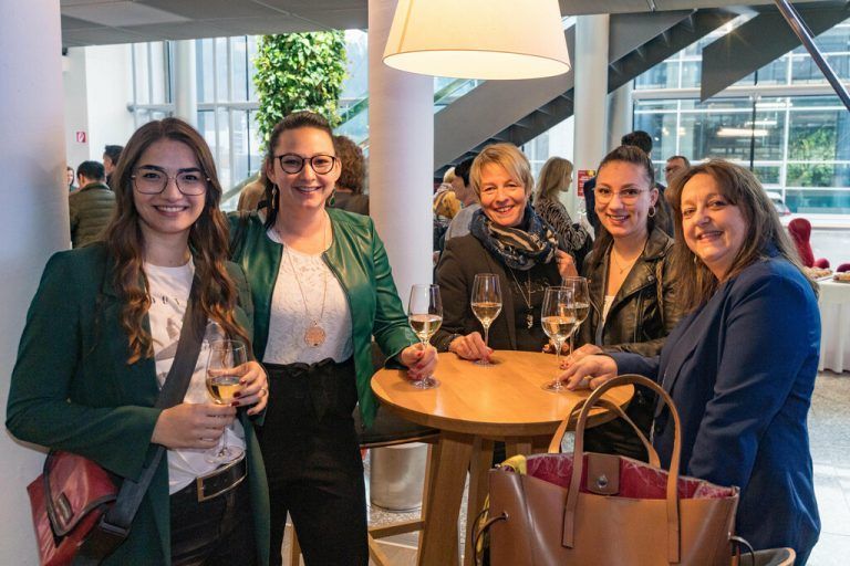 Klara Götze, Lisa Ströhle, Claudia Beer, Bibiana Krainer, Elisabeth Lampert (Remax Immowest R.Götze).