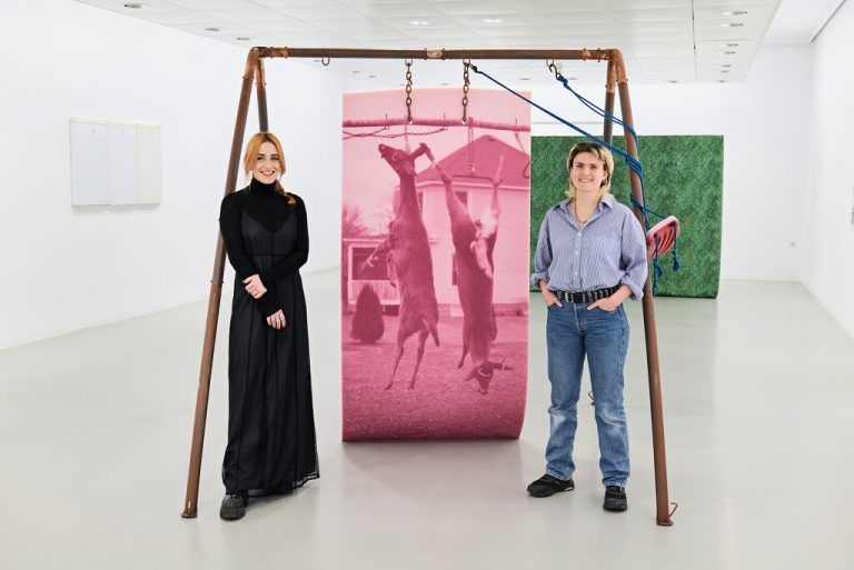 Künstlerin Billie Clarken und Kuratorin Anne Zühlke.Gde