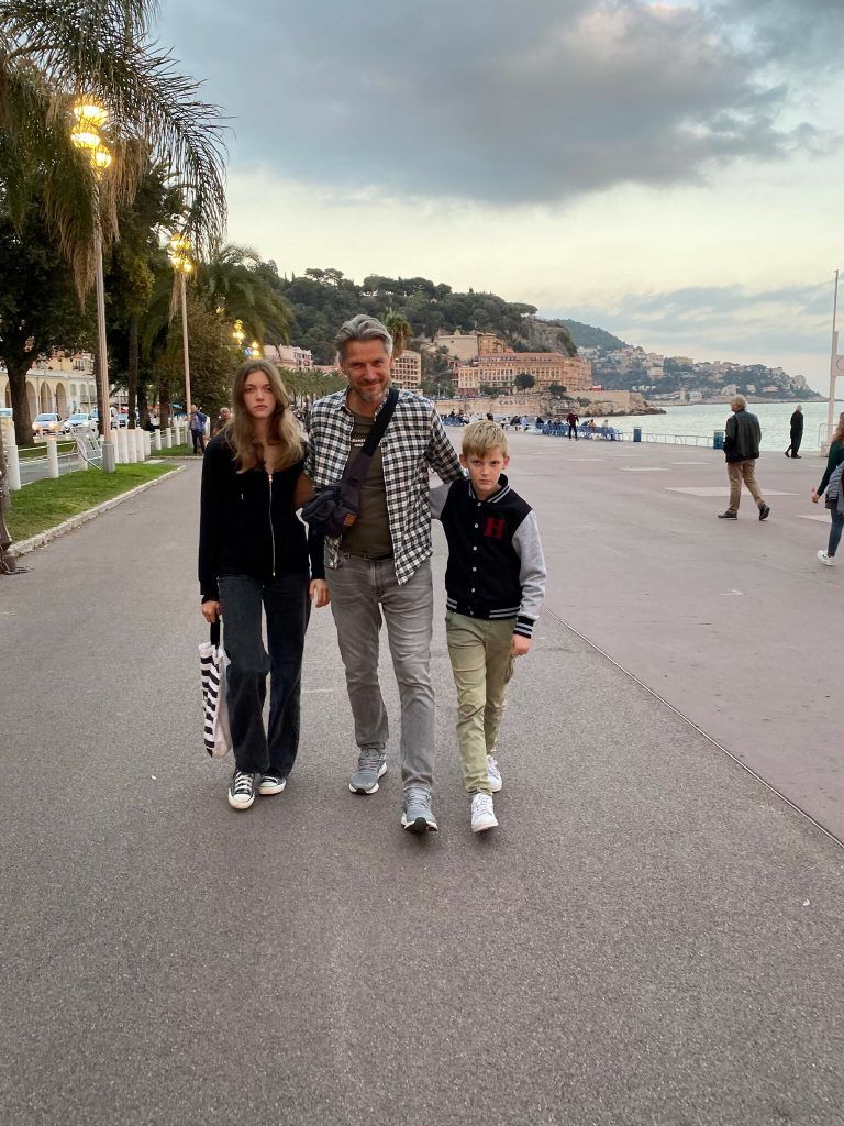 Martin Steurer mit seinen Kindern Clara (13) und Leonard (11).