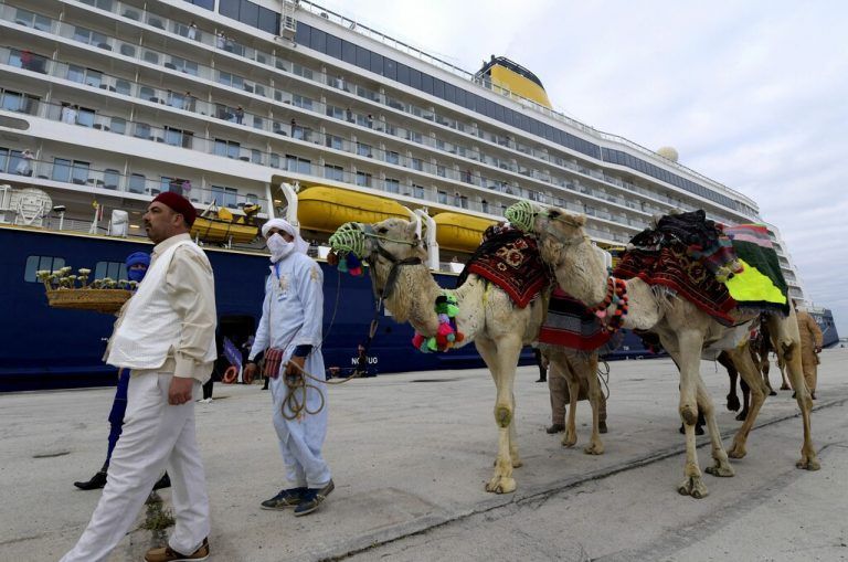 Nach einer langen coronabedingten Pause legte wieder ein Kreuzfahrtschiff aus Europa in Tunis an. AFP