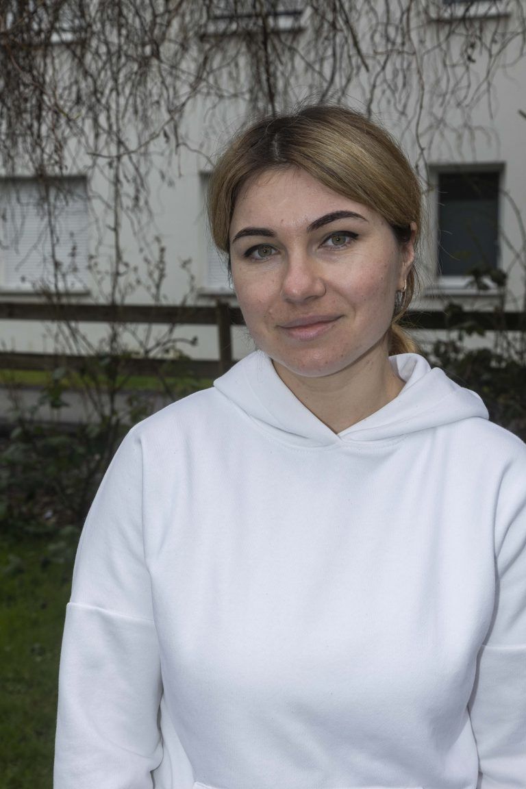 Kinderärztin Nathalie Kyrythenko flüchtet noch vor Putins ersten Bomben aus ihrer Heimat. Sie würde gerne arbeiten. <span class="copyright">VN/Paulitsch</span>