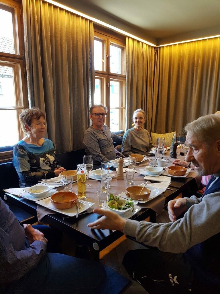 Schön wars beim alljährlichen Käsknöpfle-Essen. Dagmar Pürstl