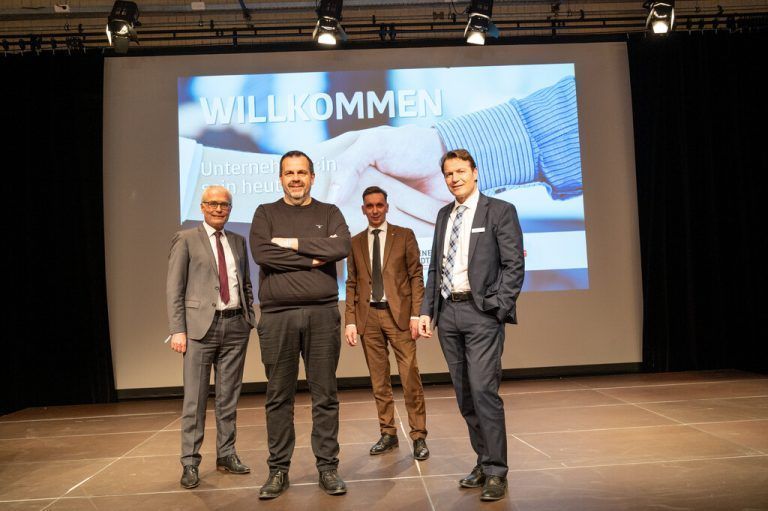 Sparkasse-Vorstandsdirektor Anton Steinberger, Architekt Stefan Marte, Wiener Städtische Gebietsdirektor Markus Natzler, Sparkasse-Prokurist Hannes Fehr.