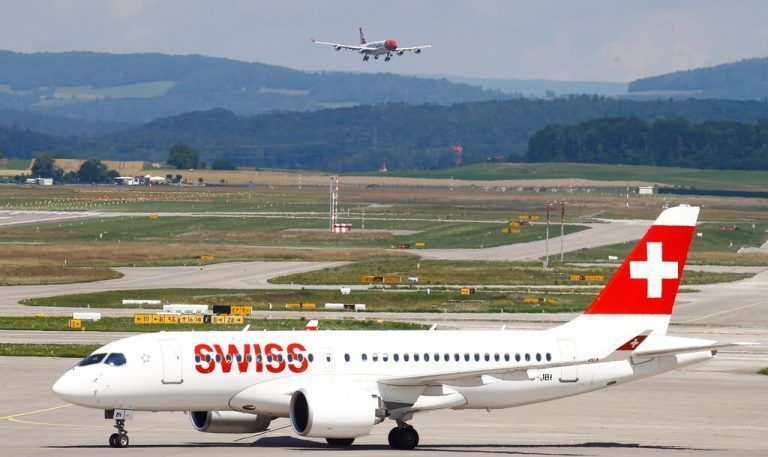 Swiss will ab 2023 als erste Airline Solar-Kerosin nutzen.REUTERS/A.Wiegmann