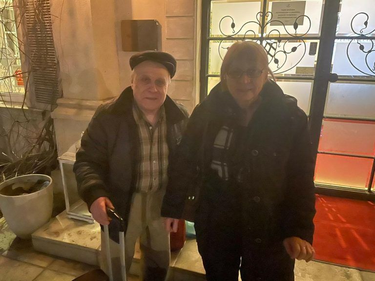 Viktor und seine Frau mussten auf ihre alten Tage noch aus der Heimat flüchten.