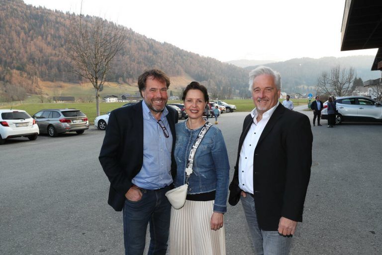 Werner Fritz, Miriam Bitschnau und Grafiker Reinhard Gasser.