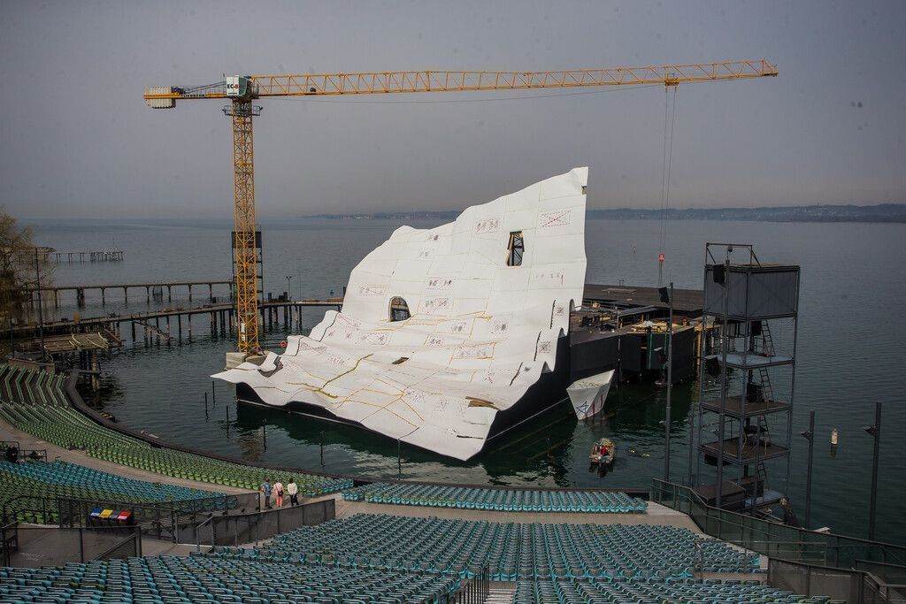 &#8220;Madama Butterfly&#8221; zeigt sich mit Schiff und Flagge