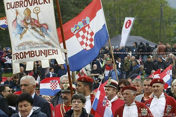 Kroaten-Treffen nur noch mit schlichtem Gottesdienst