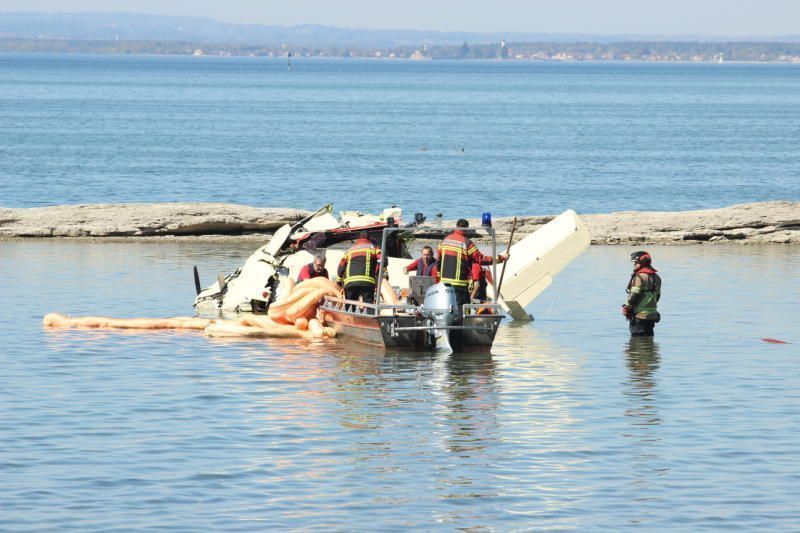 Pilot stirbt bei Absturz in den Bodensee