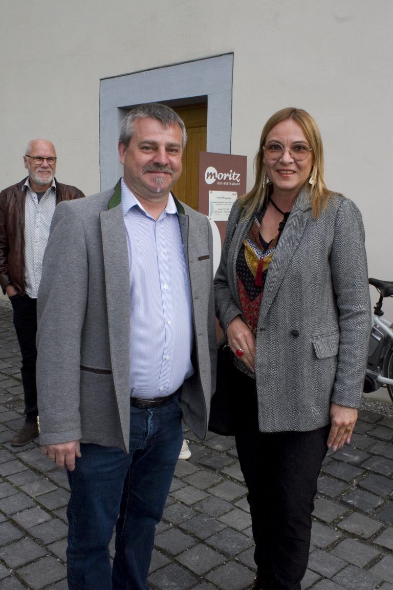 Gerhard Stoppel und Birgit M. König probierten die Weine.