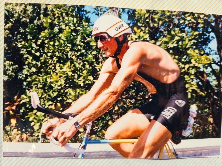 Auch bei Triathlons war er am Start. Noch heute fährt er mit dem Fahrrad lange Strecken.