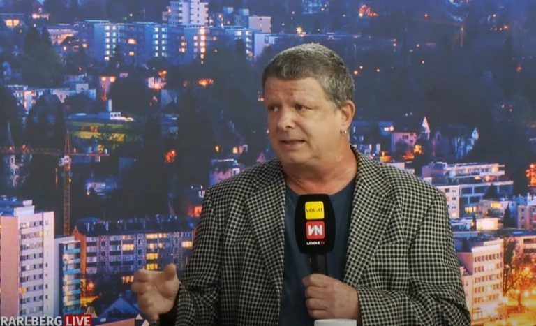 <p class="caption">Klaus Zimmermann war stets ein begehrter Partner für Medien. <span class="copyright">VorarlbergLive</span></p>