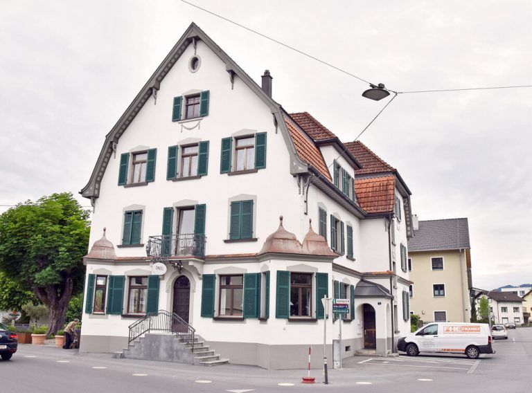 Der einstige „Engel“ im Ortszentrum von Hard lädt ab Mai als Wirtshaus zur Dorfhaube wieder Gäste ein. <span class="copyright">ajk</span>