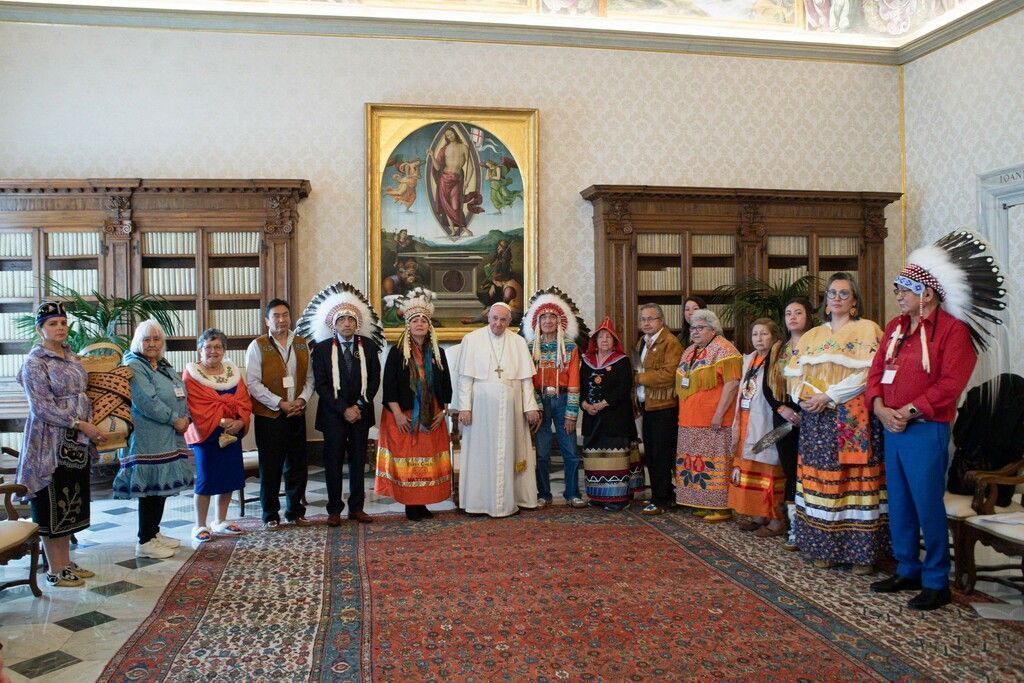Papst entschuldigt sich bei Indigenen