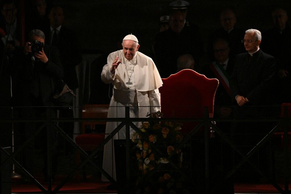 Papst feierte nach Coronapause wieder Kreuzweg am Kolosseum