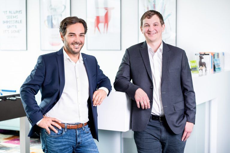 Die beiden Antiloop-Geschäftsführer Gerold Böhler und Matthias Frick feiern ihr Firmenjubiläum mit Wachstumsplänen. Antiloop/Mittelberger