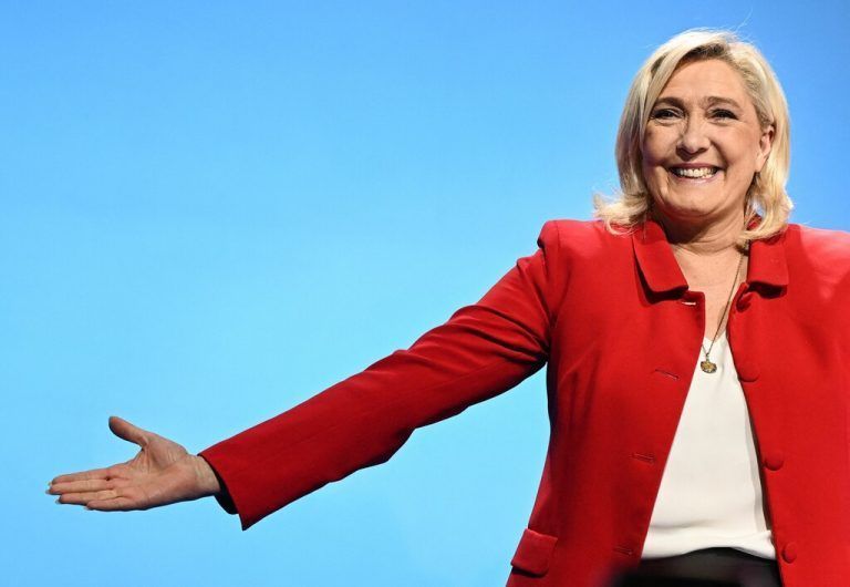 Die rechtspopulistische französische Präsidentschaftskandidatin Marine Le Pen hält in Avignon eine Wahlkampfrede. AFP