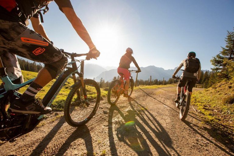 <p class="caption">E-Biketour auf eigens ausgewiesenen Radwegen.<span class="copyright">Stadt Bludenz</span></p><p class="caption"/>