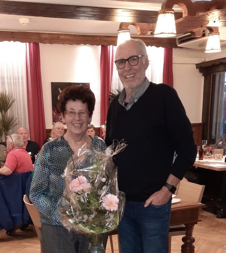 Ehrenmitglied Fini Gorbach mit Obmann Elmar Marent. KAC Hörbranz