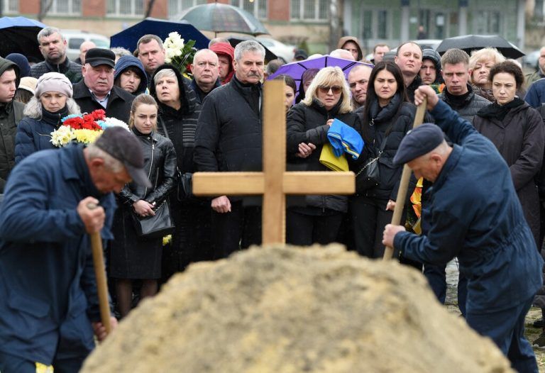 Eine Beerdigung in Lwiw in Gedenken an einen gefallenen ukrainischen Soldaten.AFP
