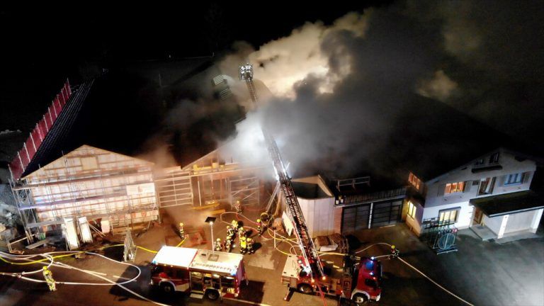 Zentrale Anlage einer  Tischlerei in Schoppernau durch Brand zerstört. »A10