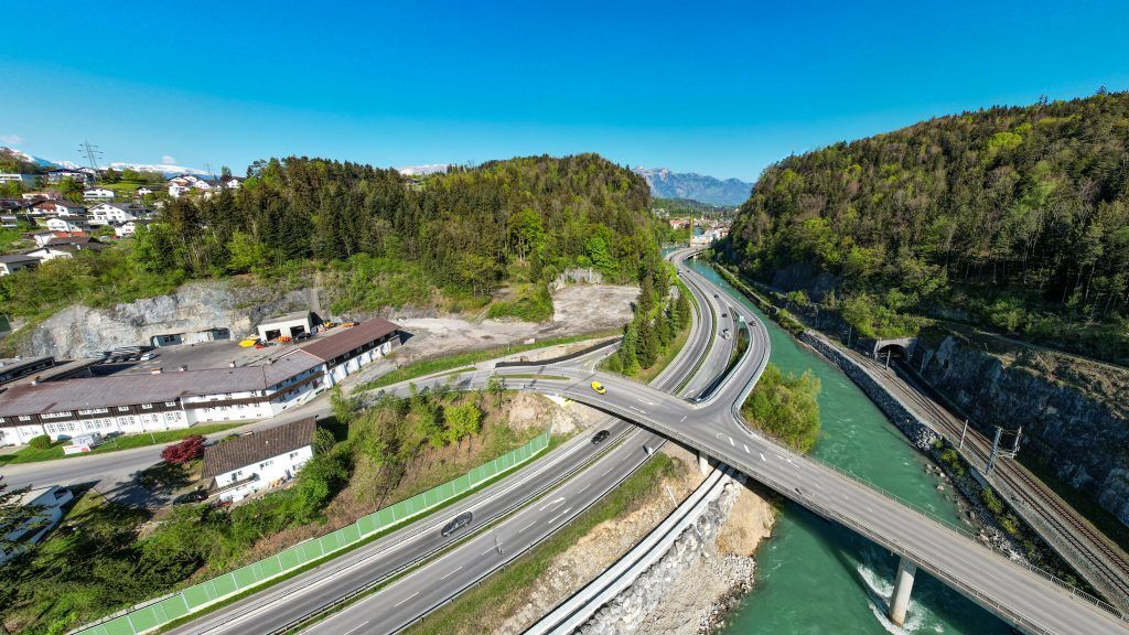 Ein Blick unter die Erde: Bernhard Braza zeigt den Stadttunnelstollen
