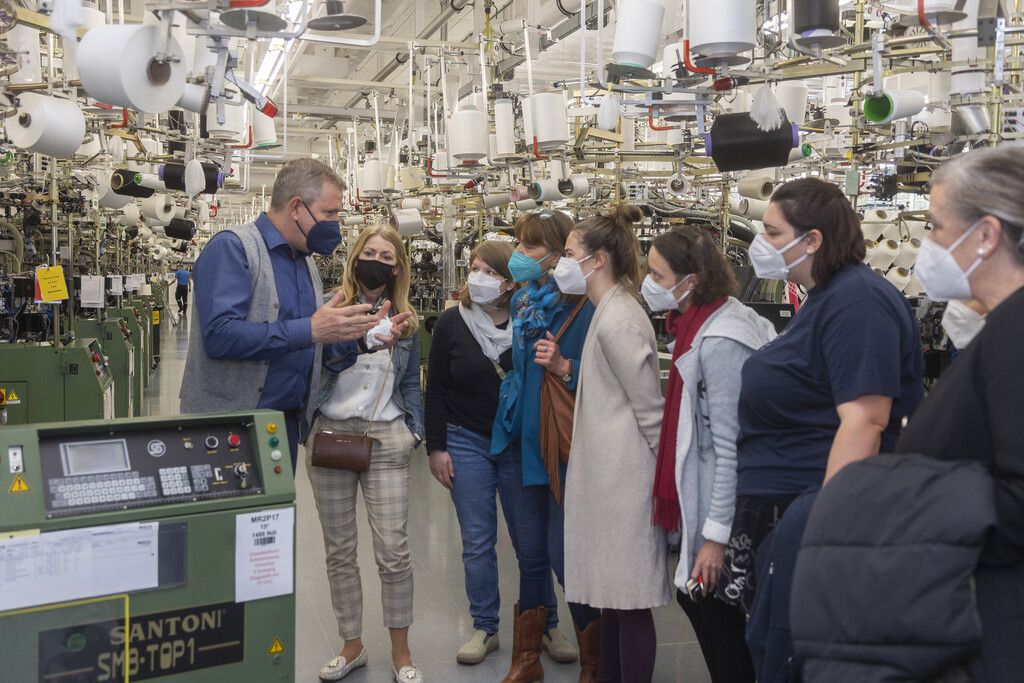 Wolford zeigt Lehrenden Innovationen im Textilbereich