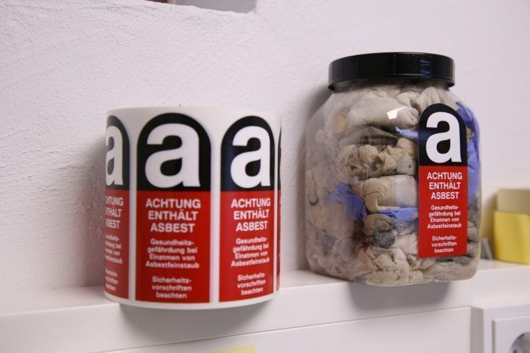 Kruse gewährte den Vorarlberger Nachrichten Einblicke in sein Labor und die vielen unterschiedlichen Arbeitsschritte, die für seine Analyse notwendig sind.