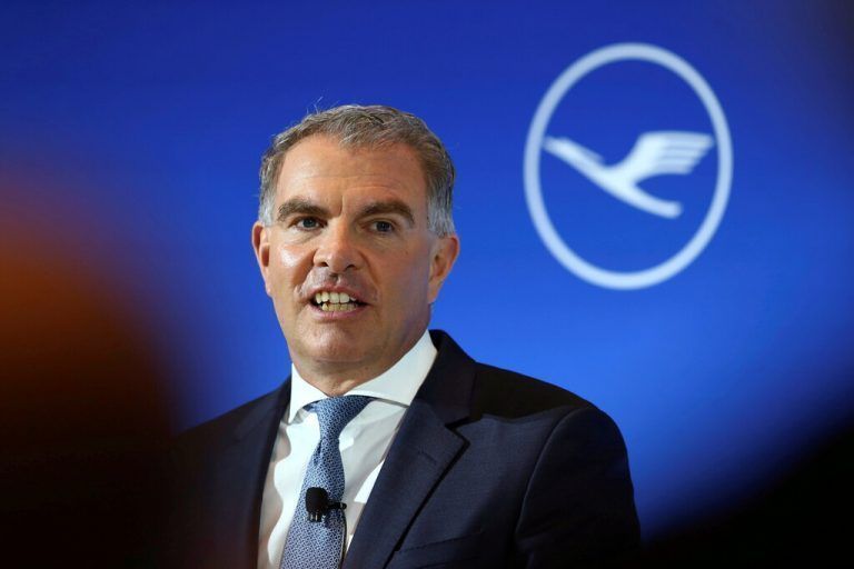 Lufthansa-Chef Carsten Spohr: Im Sommer drohen Flugausfälle. reuters