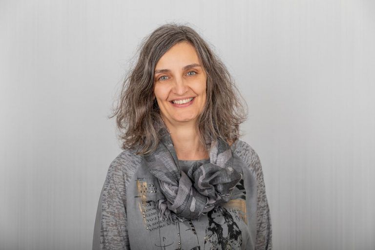 Mariette Smolnik bietet eine Purzelbaumgruppe an.Mauche