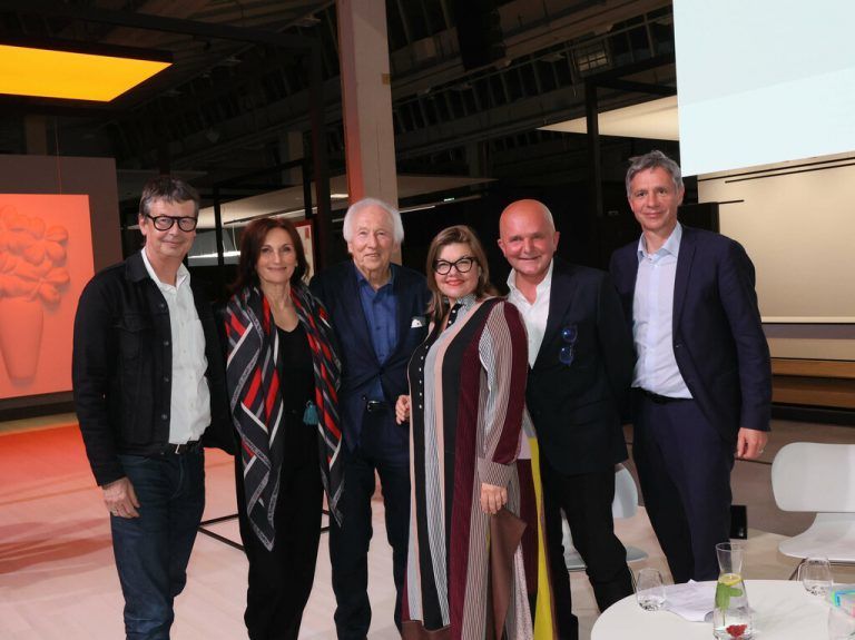 Medienkünstler Peter Kogler, Isabel Zumtobel, Jürg Zumtobel, MAK-Direktorin Lilli Hollein, Christian Boros und KUB-Direktor Thomas D. Trummer. AME