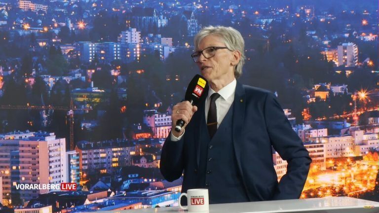 Raiffeisen-Vorstandschef Wilfried Hopfner bei Vorarlberg LIVE: „Erfolg ist das Ergebnis der Arbeit von Menschen“. VN