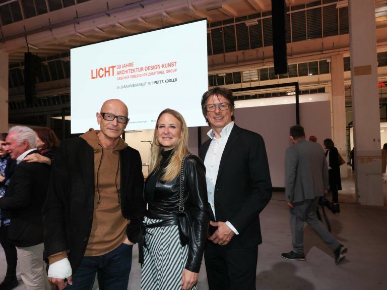 Thomas Häusle mit Natalie und Nicholas Zumtobel.