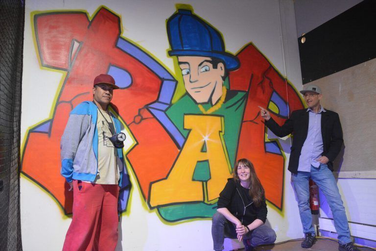 Tommy Galido, Regine Riedler und Roman Zöhrer haben den Graffiti-Workshop im Culture Factor Y organisiert. bvs (5)