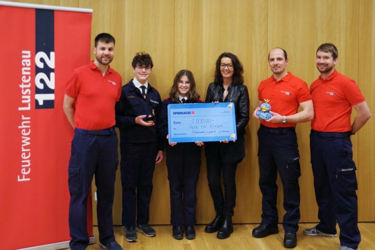 V. l. Stefan Knoll (Leiter Feuerwehrjugend), Benjamin Steinhofer, Johanna Steinhofer, Conny Amann, Lothar Isele und Marco Hagen (Feuerwehrjugend).Feuerwehr