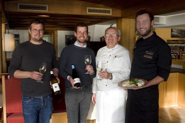 Winzerfreunde Rafael Hug (WG Wegelin) und Sebastian Schmidt (WG Schmidt) mit Karlheinz und Jeremias Hehle. Franc